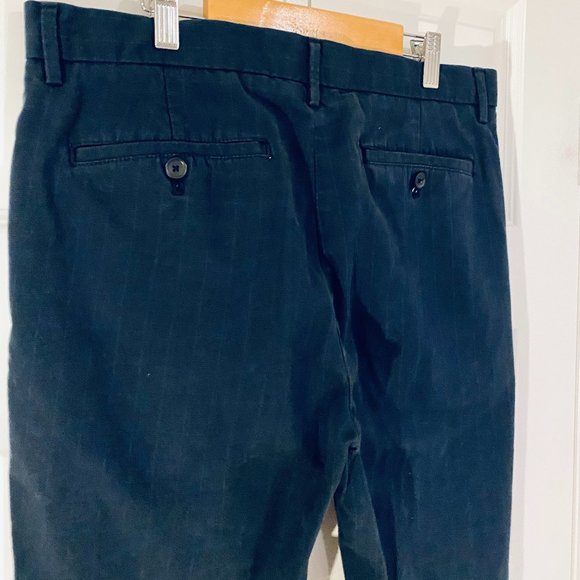 Banana Republic Navy Casual Dress Pants. 32" x 32" - Picture 4 of 7